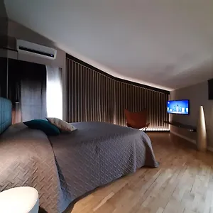 https://moaa-modern-art-apartment.it-lombardy.com